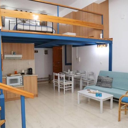 Lignum Apartment Ermoupoli Bagian luar foto
