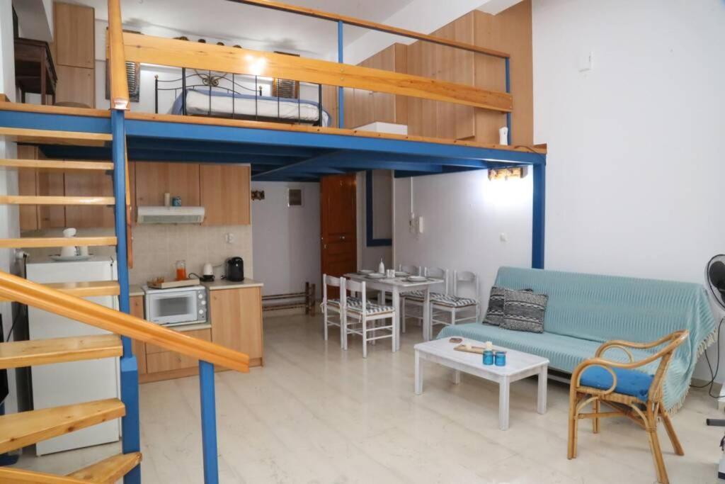 Lignum Apartment Ermoupoli Bagian luar foto