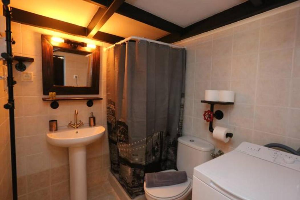 Lignum Apartment Ermoupoli Bagian luar foto