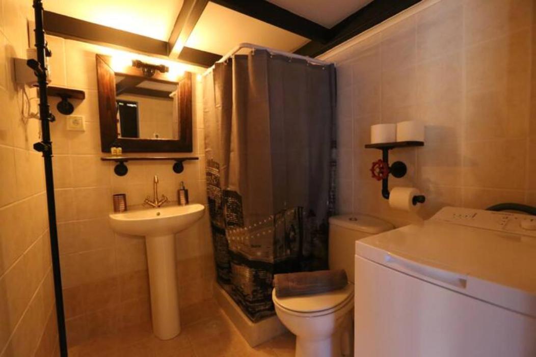 Lignum Apartment Ermoupoli Bagian luar foto